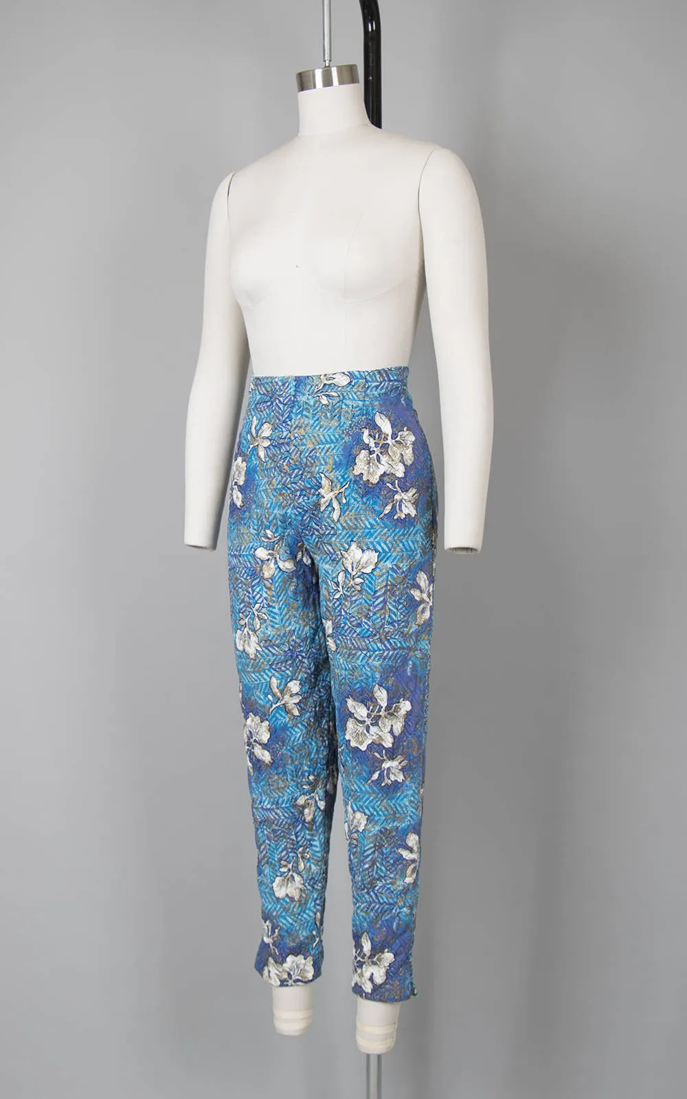 1950s Hawaiian Quilted Cotton Floral Blue Capris | small