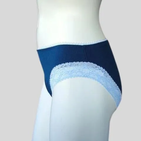 Women's organic hipster with lace trim